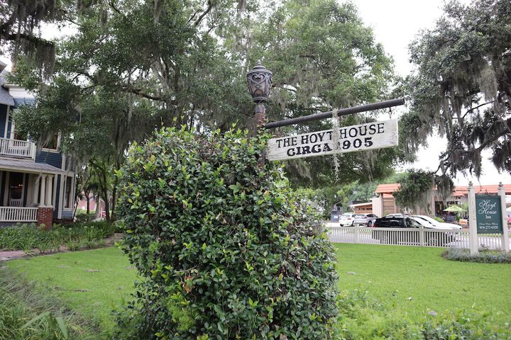 Hotel Exterior 83 of 99