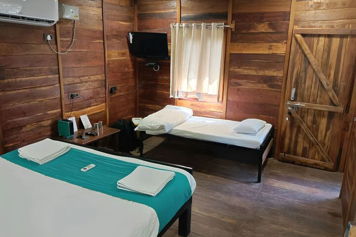 Room 6 of 38