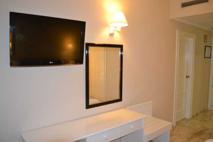 Room 7 of 70