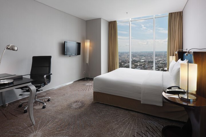 Room 14 of 65