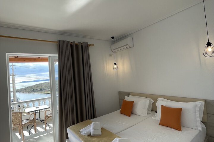 Room 6 of 111