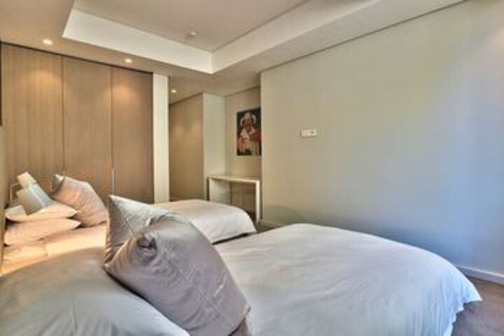 Room 17 of 36