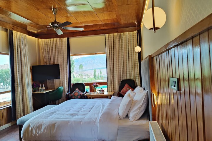Room 2 of 27