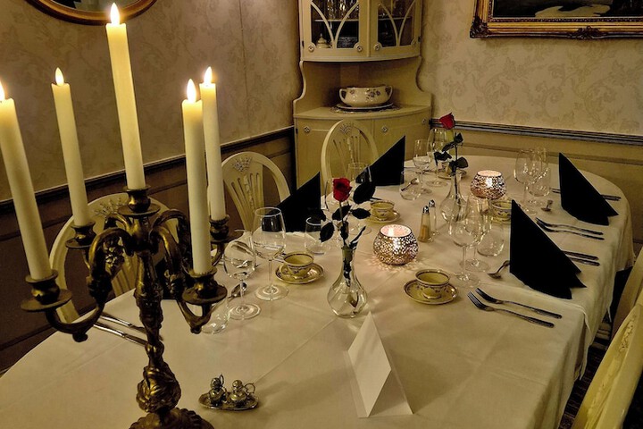 Dining 25 of 50
