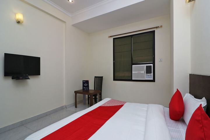 Room 9 of 23