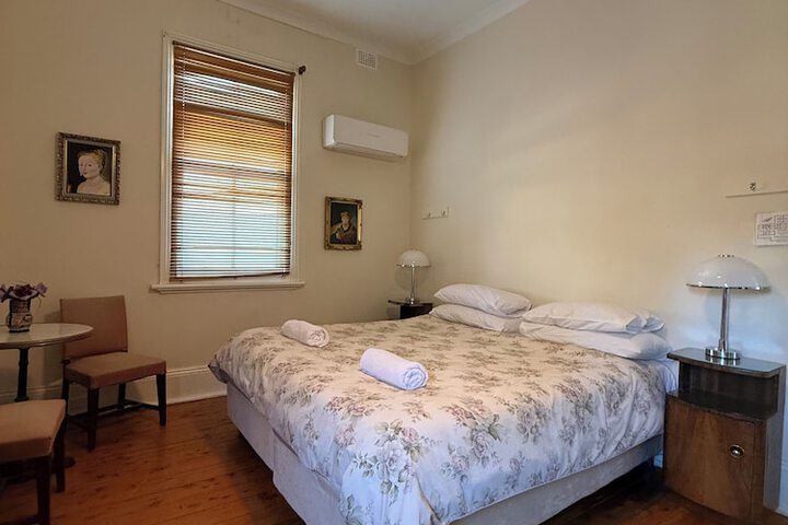 Room 7 of 39