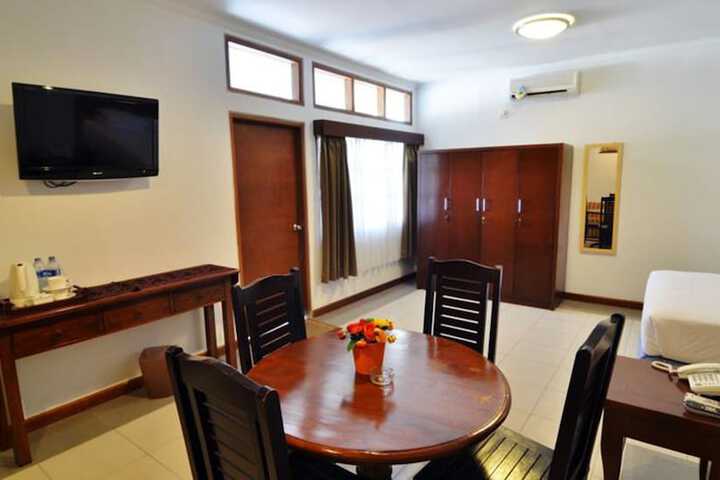 Room 10 of 21