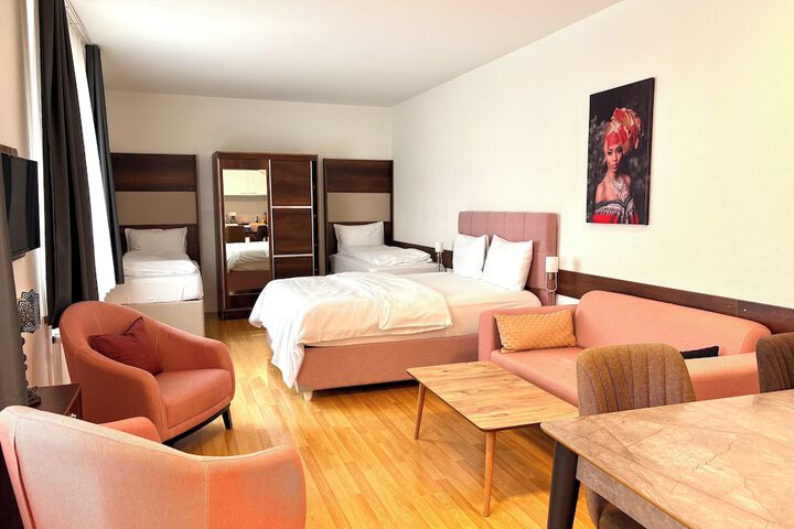 Room 42 of 75