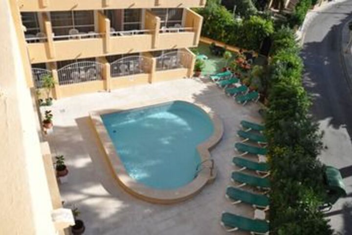 Pool 20 of 28