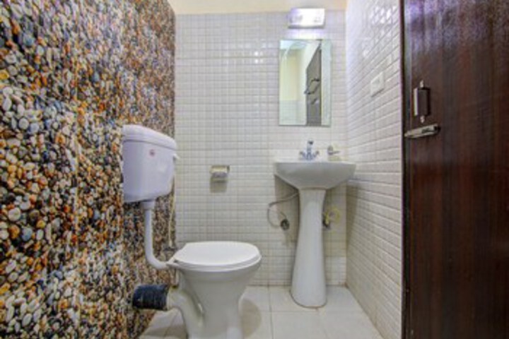 Room 3 of 34