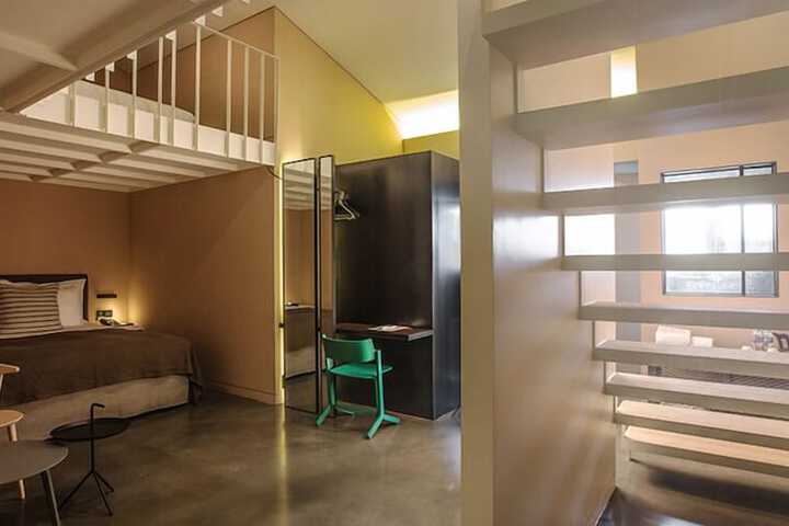 Room 11 of 50