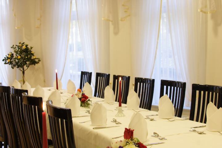 Ballroom/Hall 22 of 33