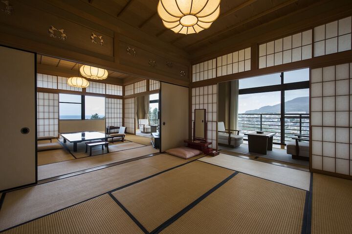 Room 14 of 100