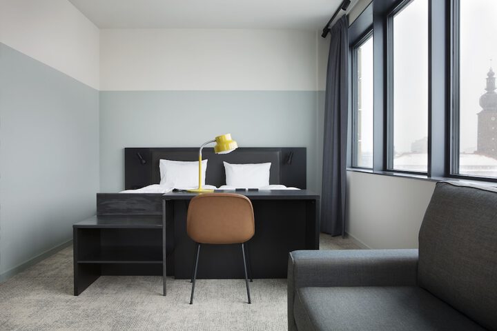 Room 21 of 42