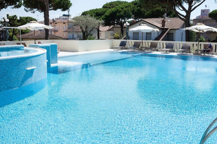 Pool 85 of 119