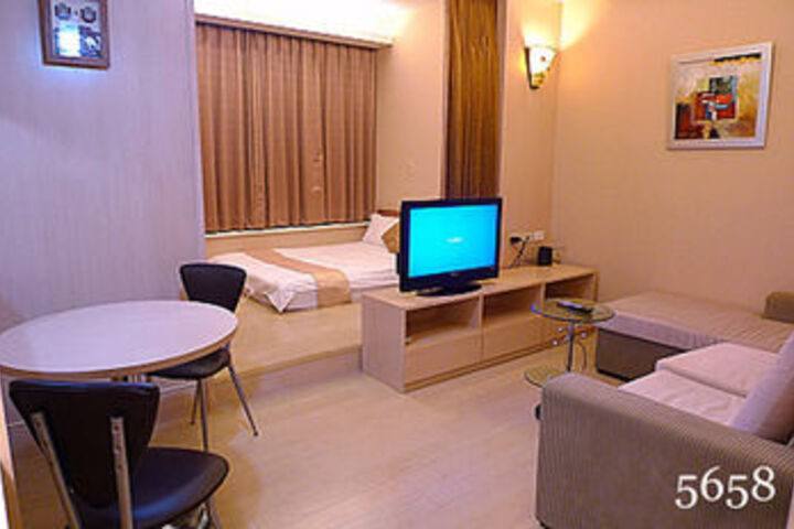 Room 15 of 24