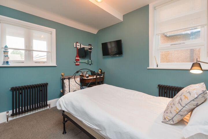 Room 7 of 15