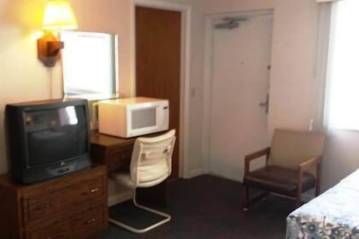 Room 9 of 23