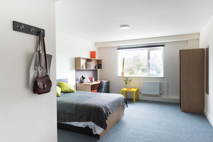 Room 15 of 30