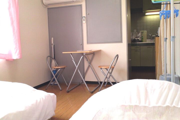 Room 2 of 18