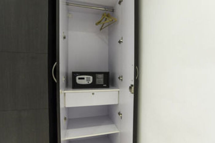 Room 16 of 21