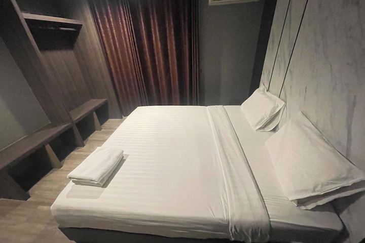 Room 19 of 50