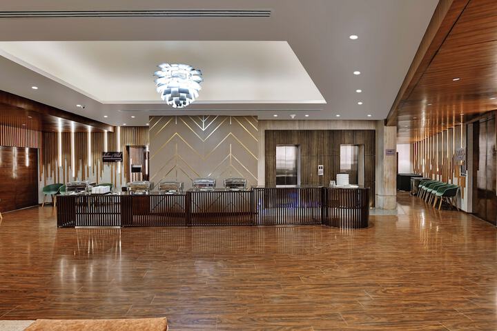 Business Center 58 of 70