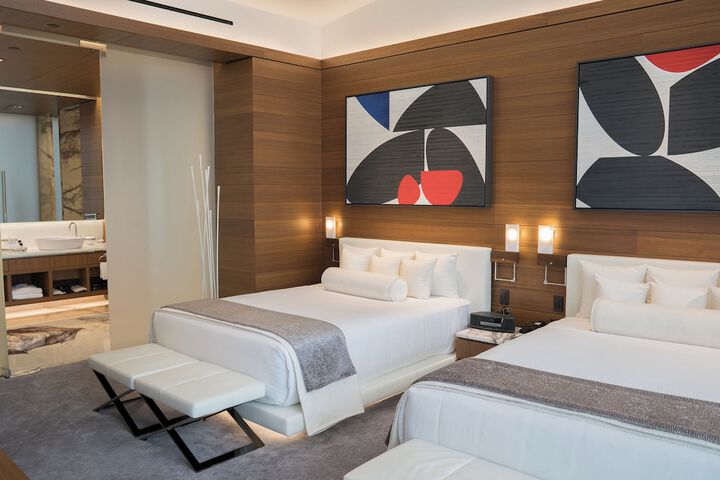 Room 28 of 211