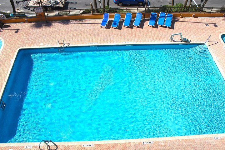 Pool 13 of 20