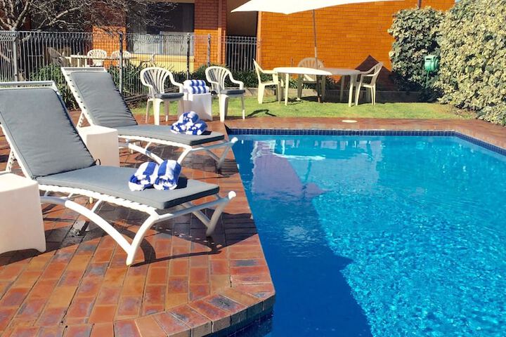 Pool 38 of 51