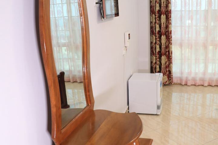 Room 8 of 40