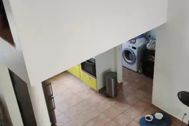 Room 2 of 2