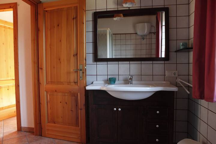 Room 14 of 32