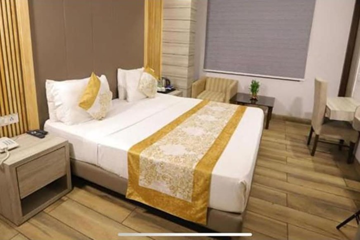 Room 7 of 19