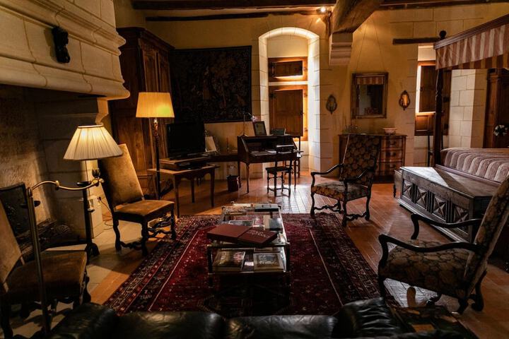 Room 21 of 49