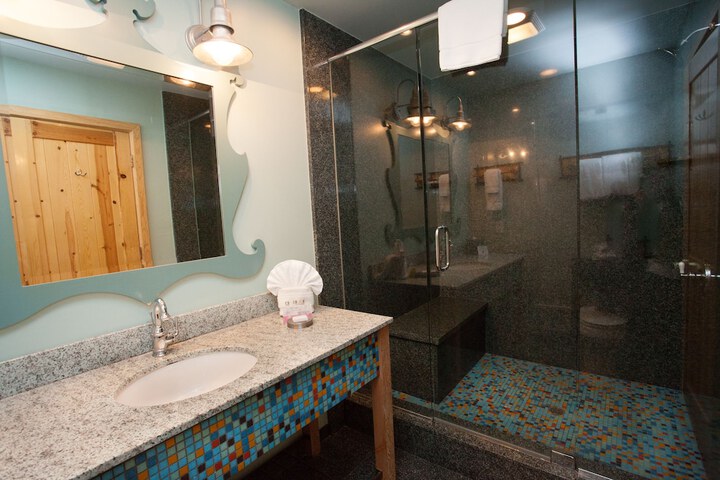 Bathroom shower