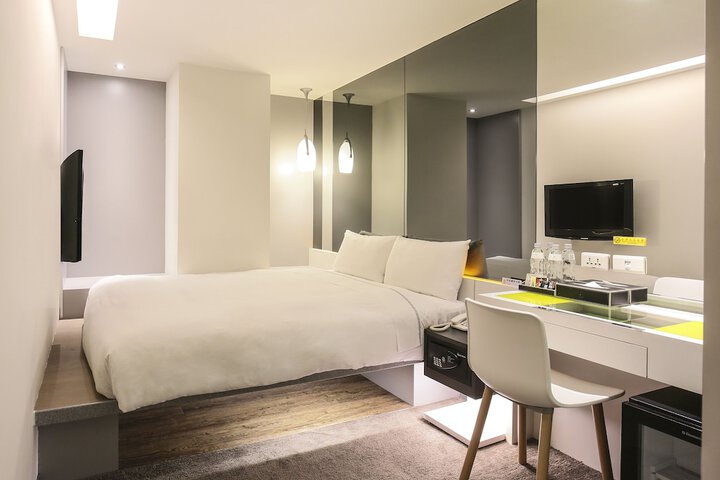 Room 17 of 45