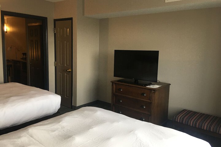 2 Queen Beds (9 of 19)