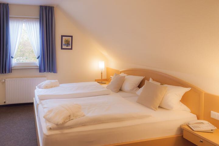 Room 4 of 101