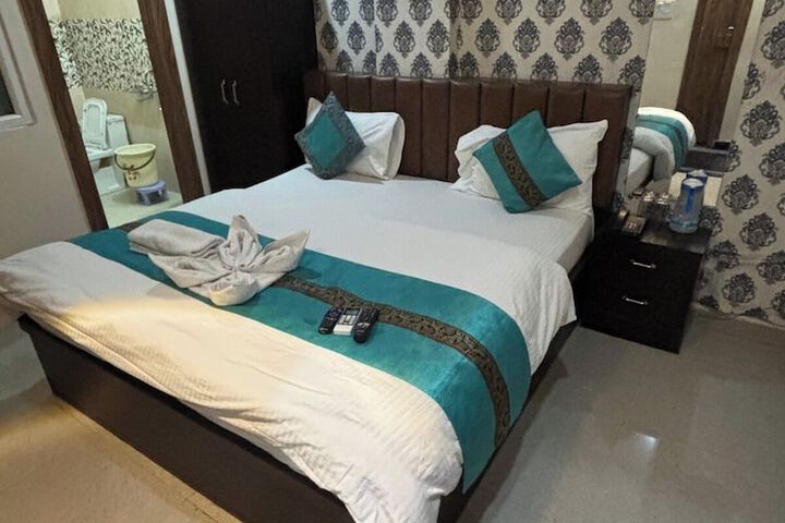 Room 2 of 13