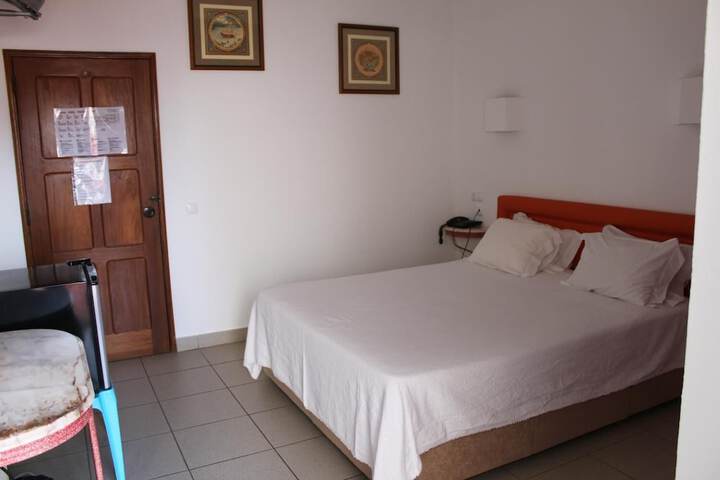 Room 8 of 37