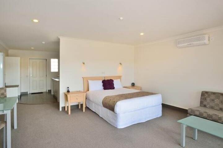 Room 2 of 31