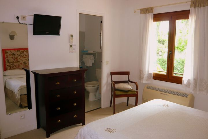 Room 9 of 36