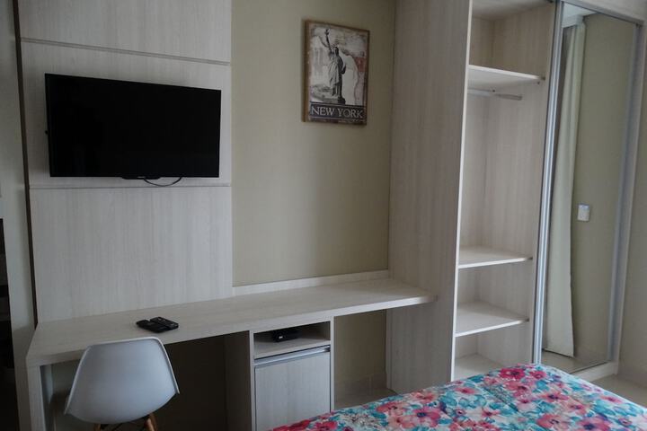 Room 5 of 33