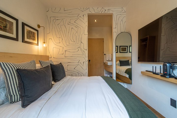 Room 13 of 29