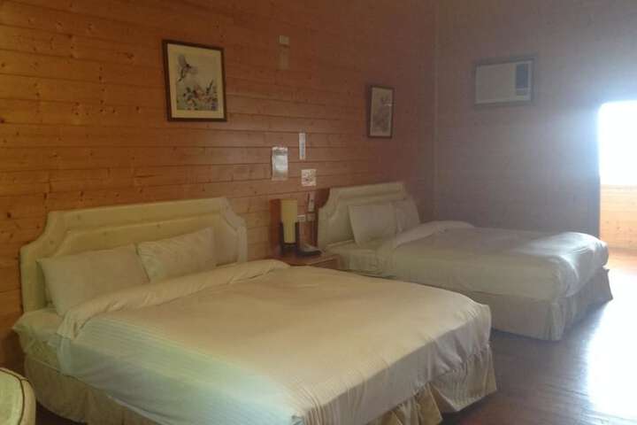 Room 21 of 37