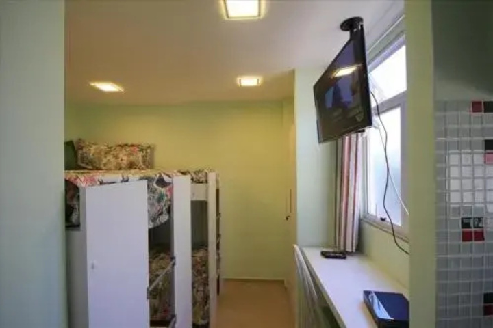 Room 4 of 10