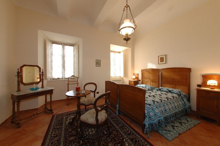 Room 7 of 44