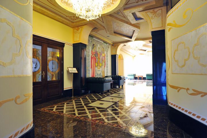 Lobby Entry