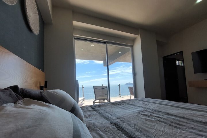 Room 3 of 10